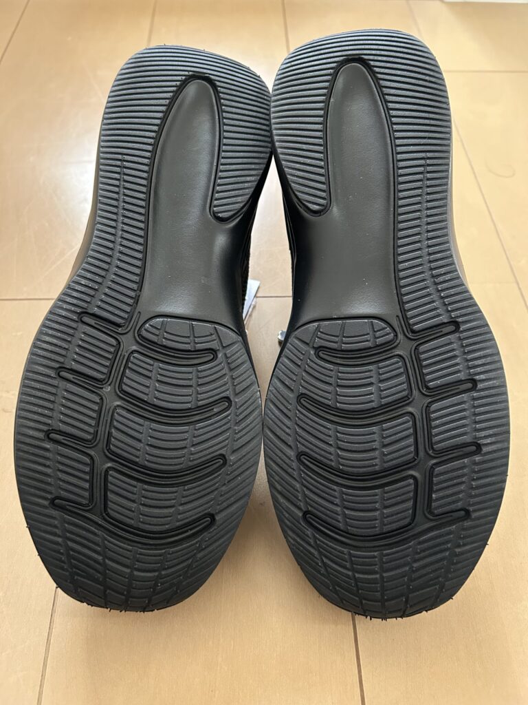 ラクーン靴　２足のソール裏の写真