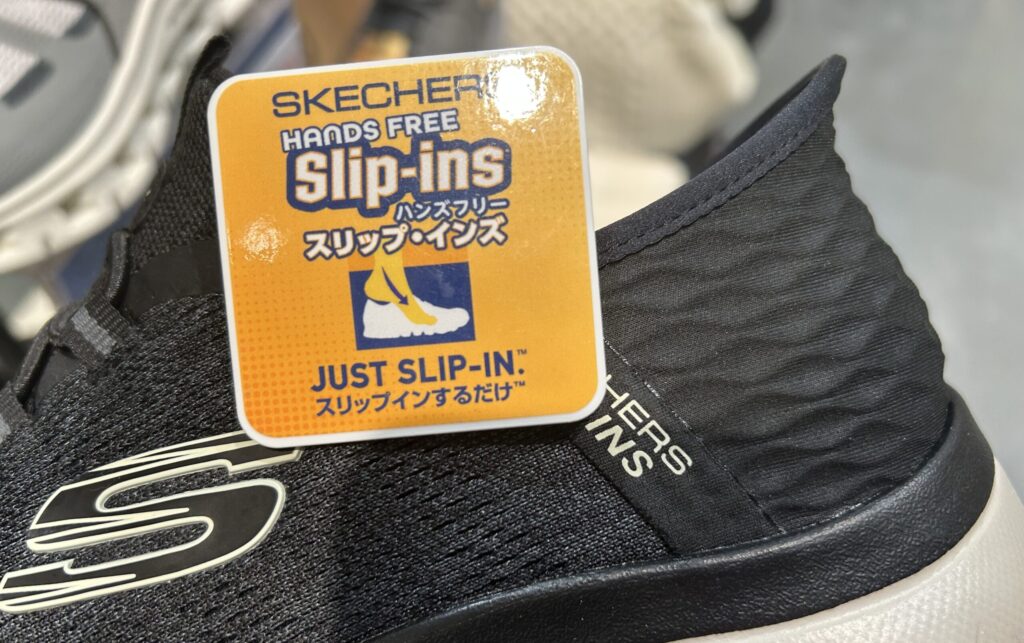 SKECHERS Slip-ins 店頭の写真