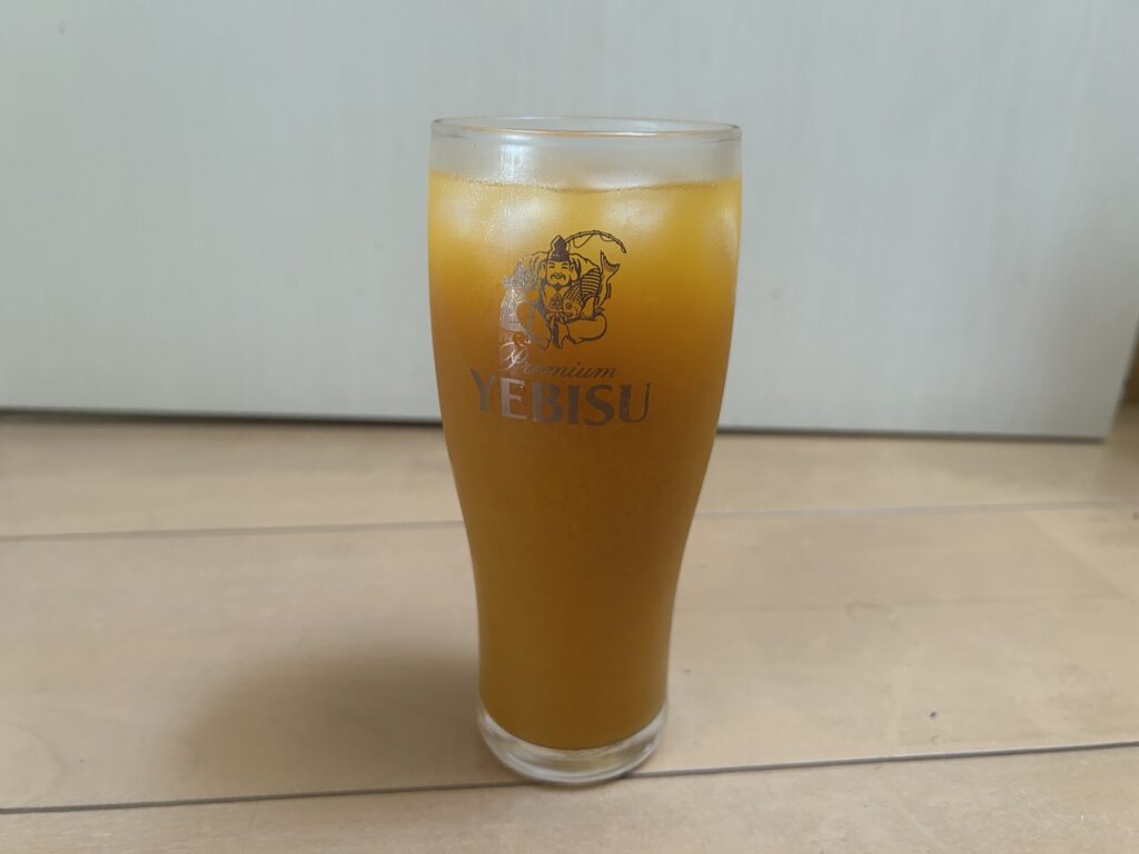 実物：豊潤サジーをアプリコットテイストに味変して水で割って飲みました。